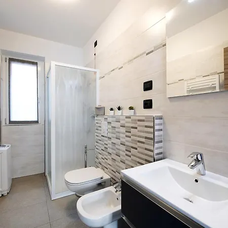 4 Apartment *