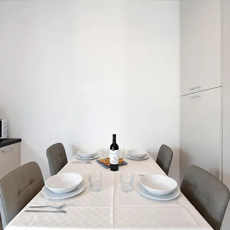 Appartamento 4 *